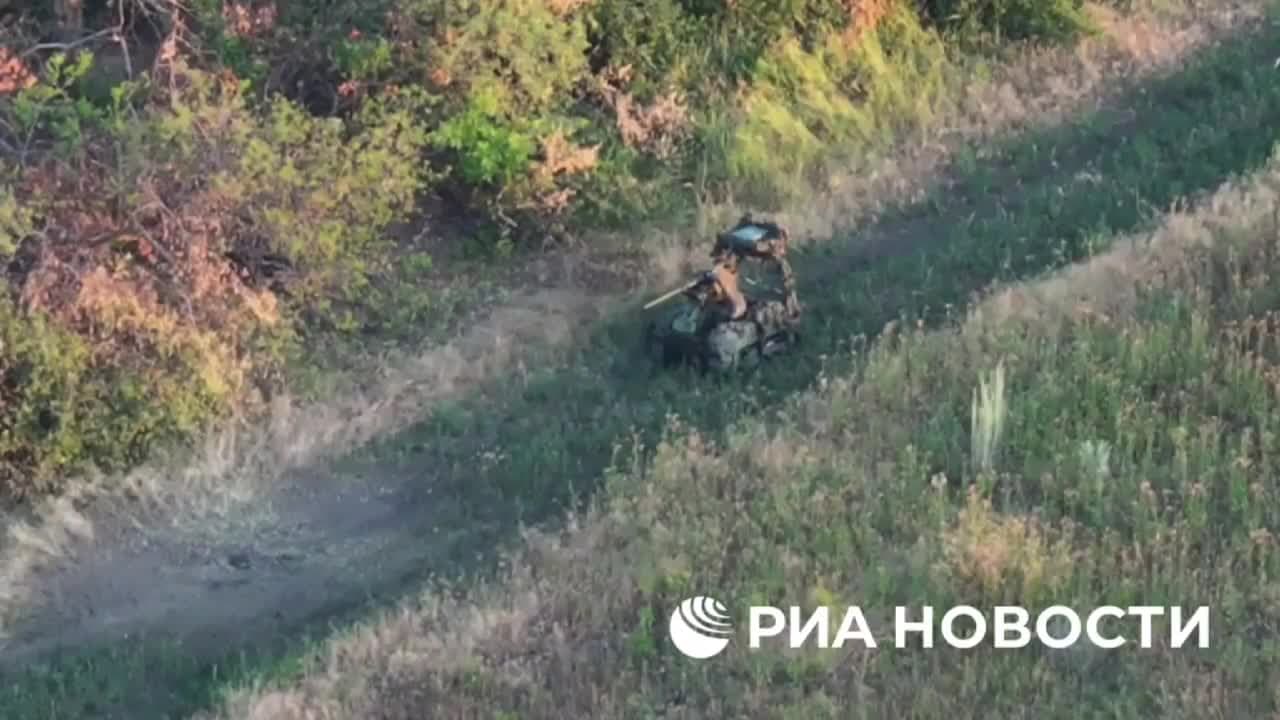 Battle between Russian FPV drones / Ukrainian ARKV using M2 Browning machine gun 10/07/2026