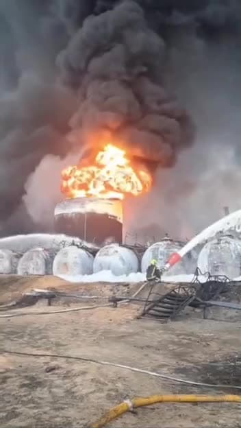 Yesterday I mentioned the fire. Footage has only now emerged confirming that the BRSM-Nafta oil depot in the...